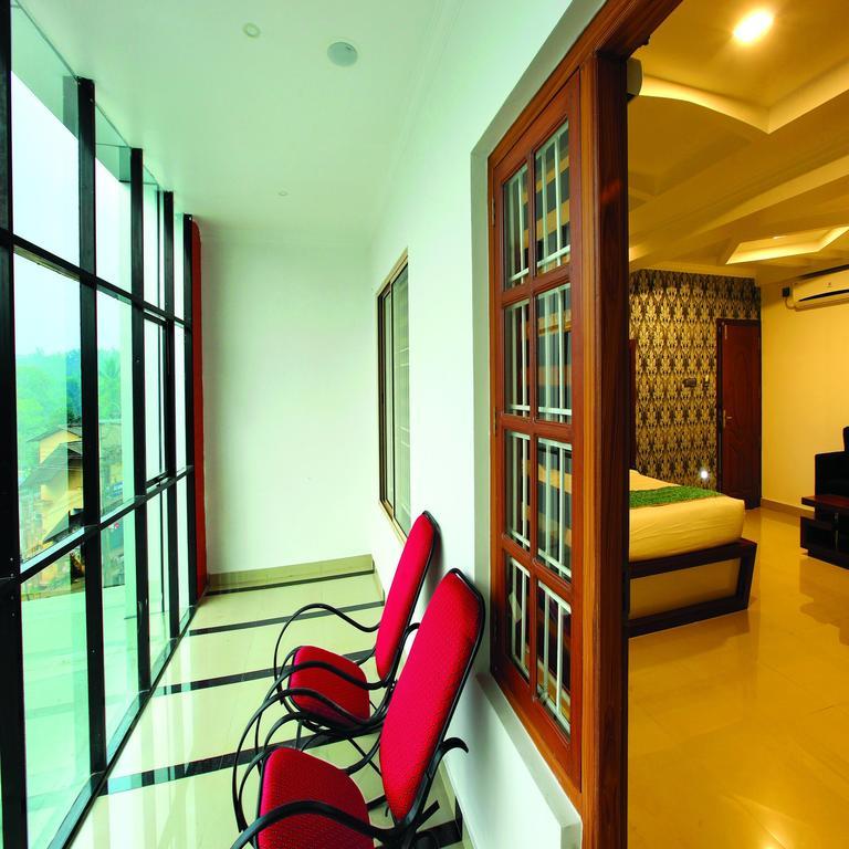 Holiday Hill Hotel & Suites Sultan Bathery Eksteriør billede